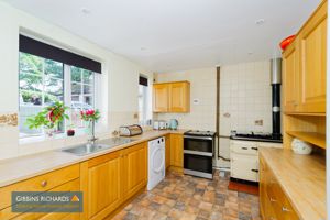 Kitchen- click for photo gallery